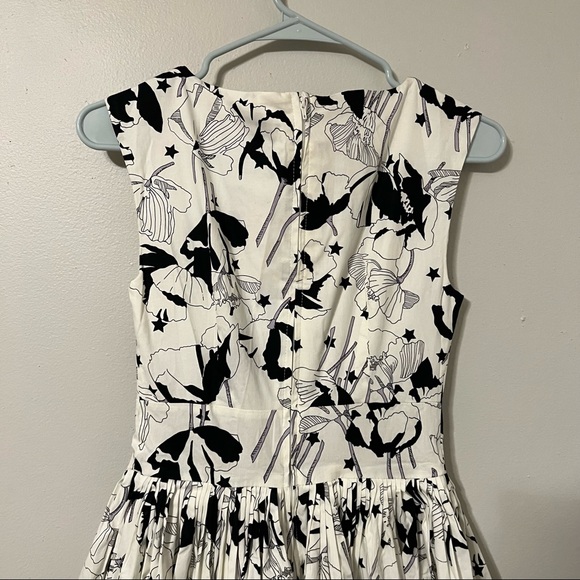 NWT Modcloth Fabulous Fit and Flare Midi Dress in White and Black Floral - Picture 4 of 7